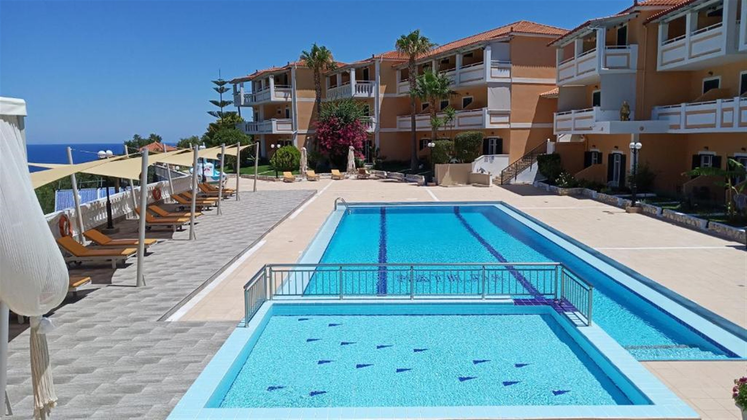Piscina deschisă