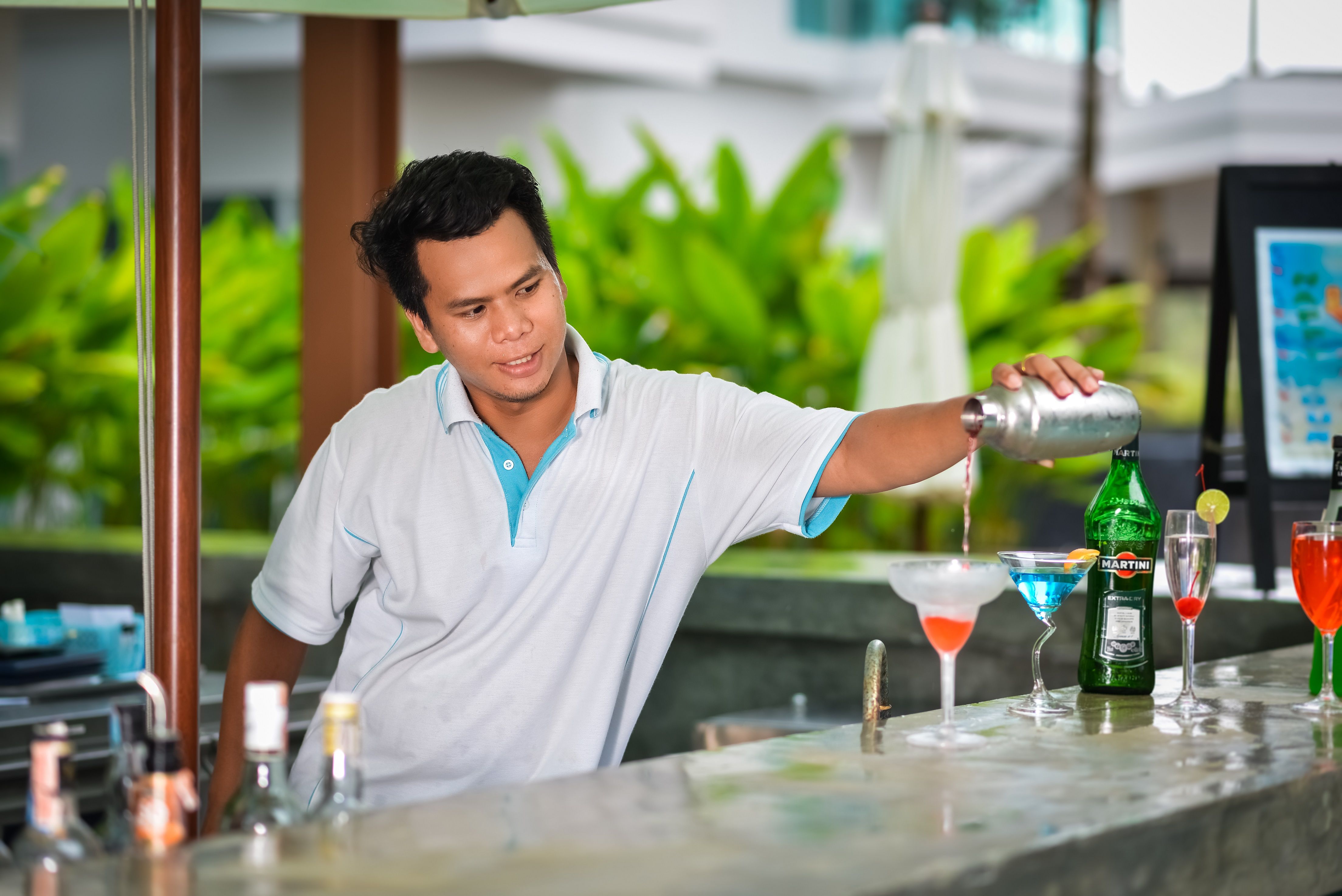 Swim-up Pool Bar