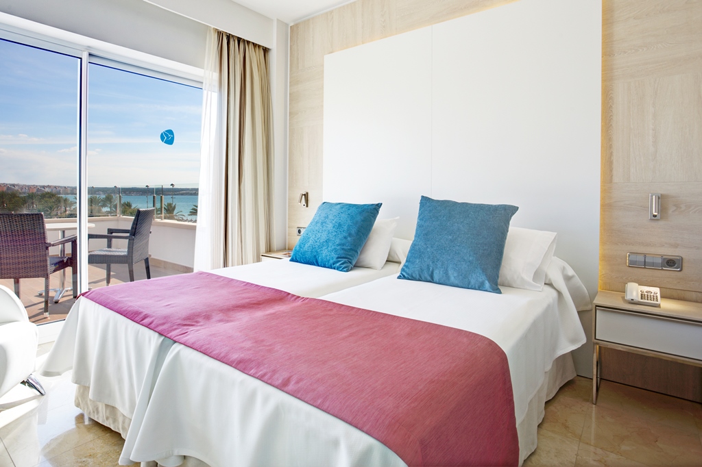 DOUBLE ROOM BALCONY 