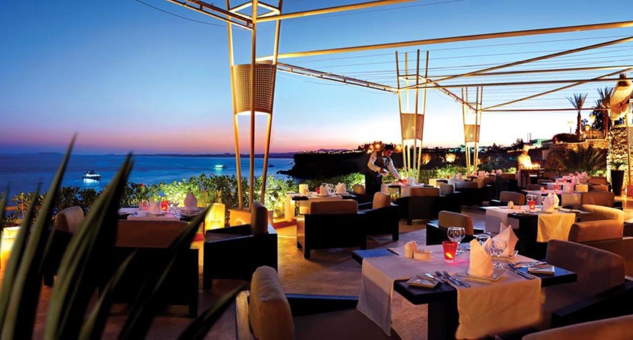 reef-oasis-beach-resort_15296133923.jpg