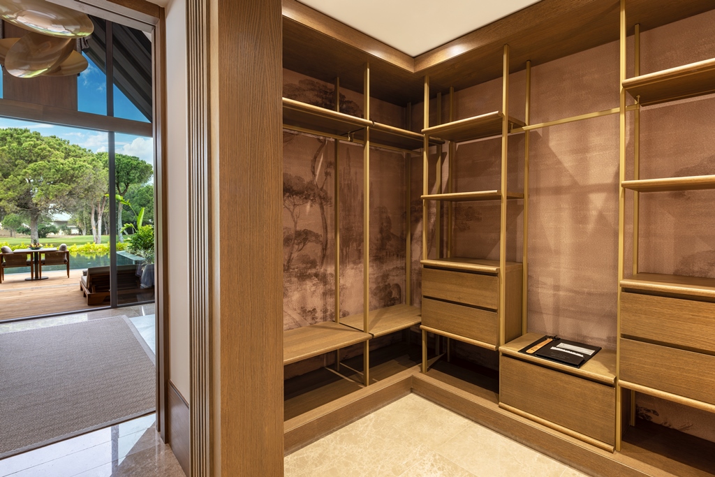Lagoon Suite