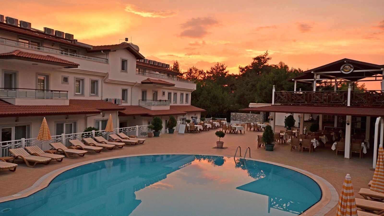Piscina deschisă
