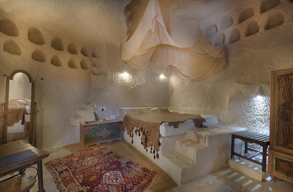 Presidential Cave Suite