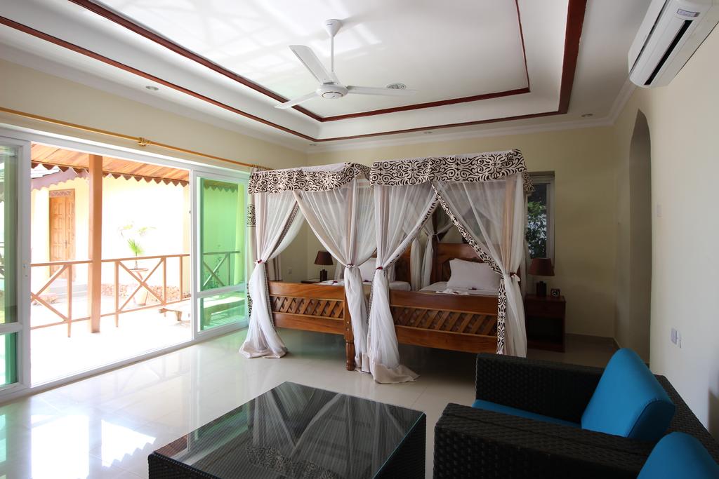 TWIN ROOM POOL/SEA VIEW