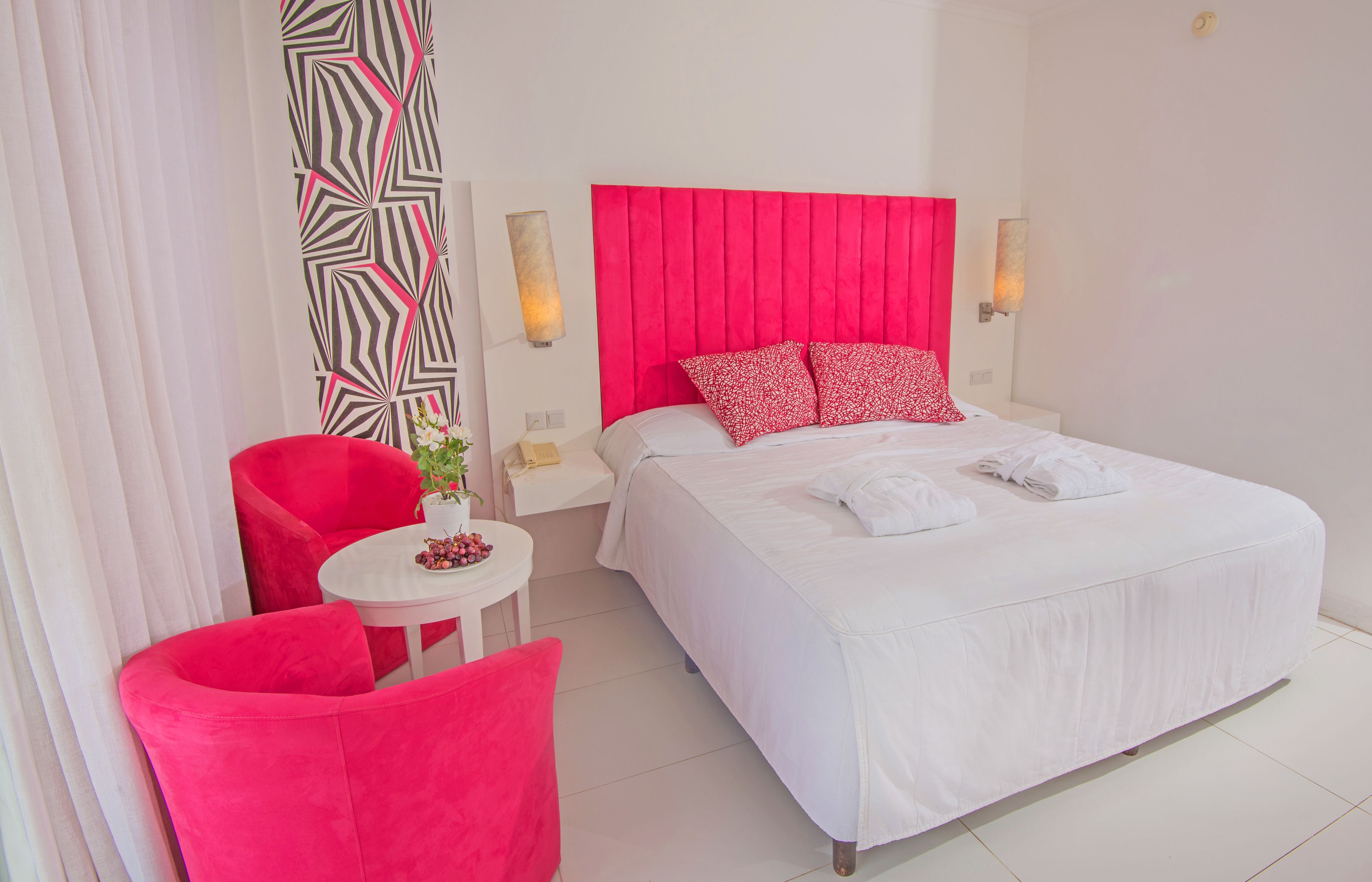 SINGLE SUPERIOR ROOM (GARDENVIEW,BALCONY)