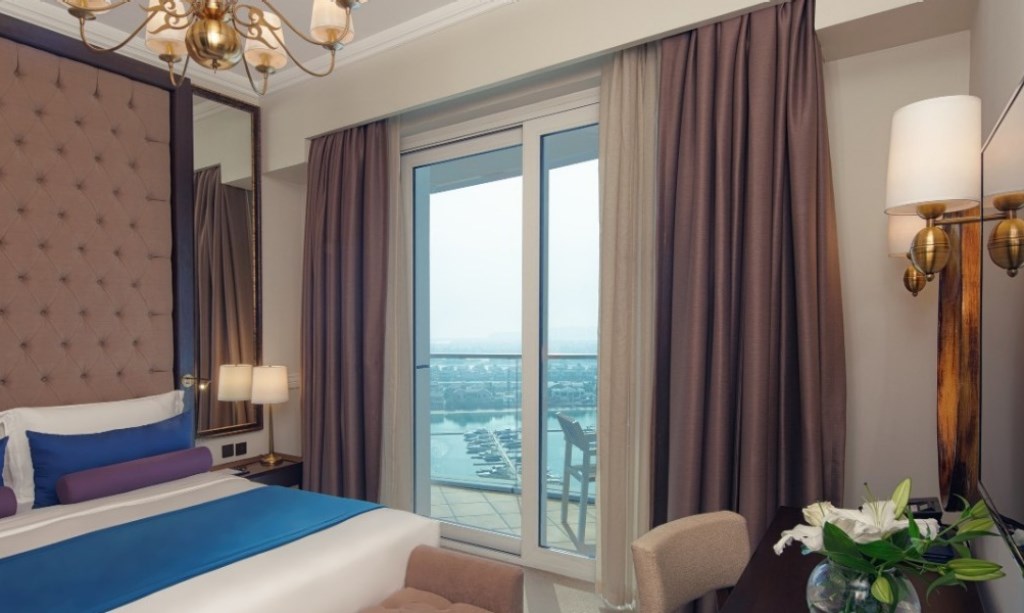 Deluxe Suite City View or Partial Sea View