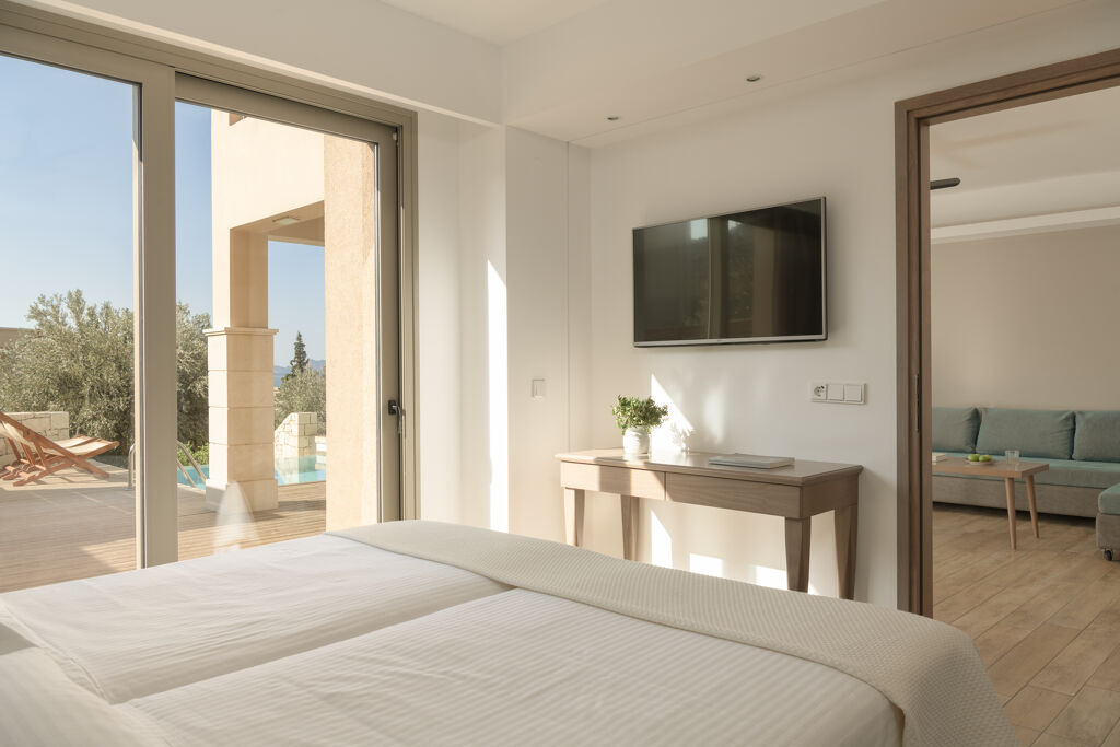 Suite Junior Private Pool with mountain view