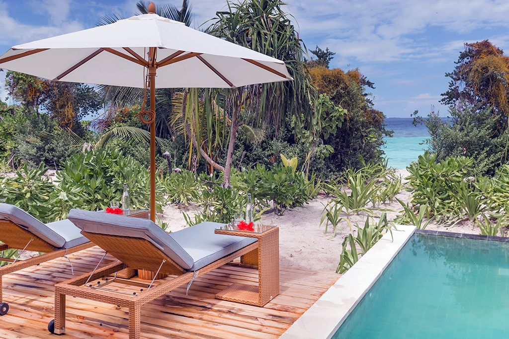 BEACH VILLA WITH POOL