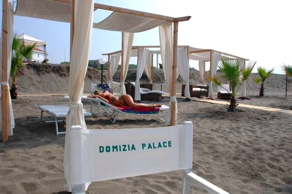 Sorrento, Hotel Domizia Palace, plaja.jpg