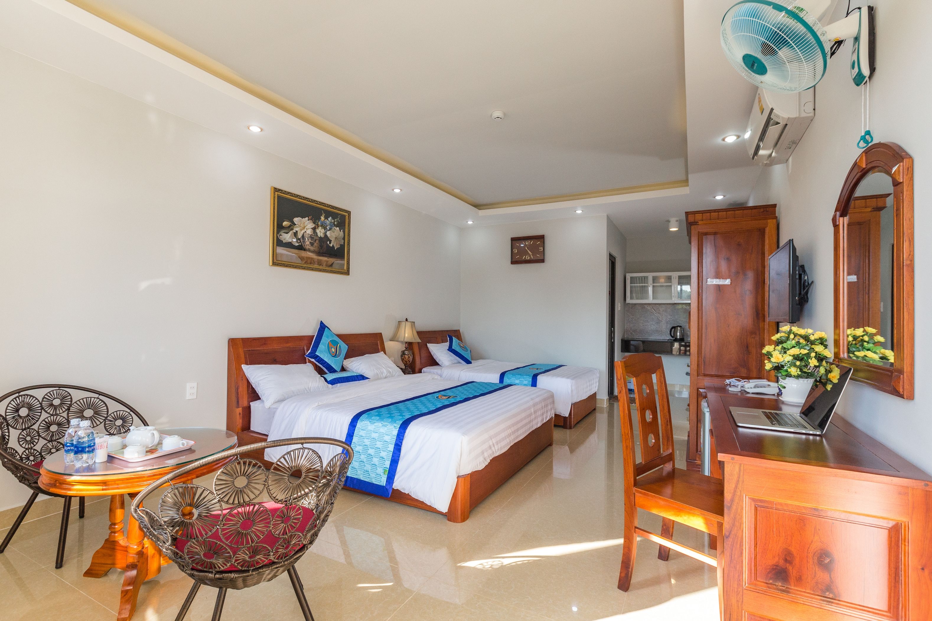 TRIPLE ROOM BUNGALOW