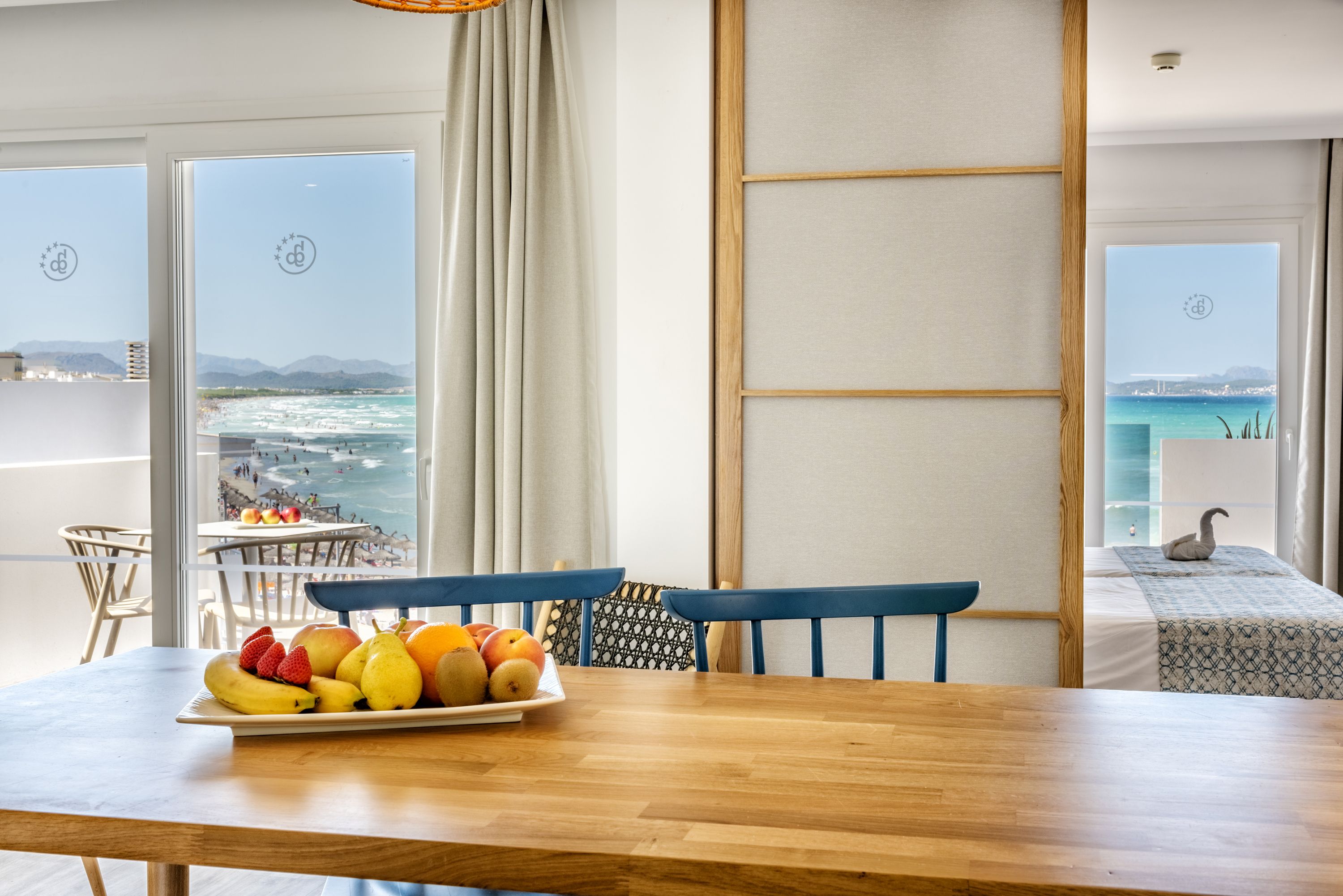 APARTMENT LATERAL SEA VIEW