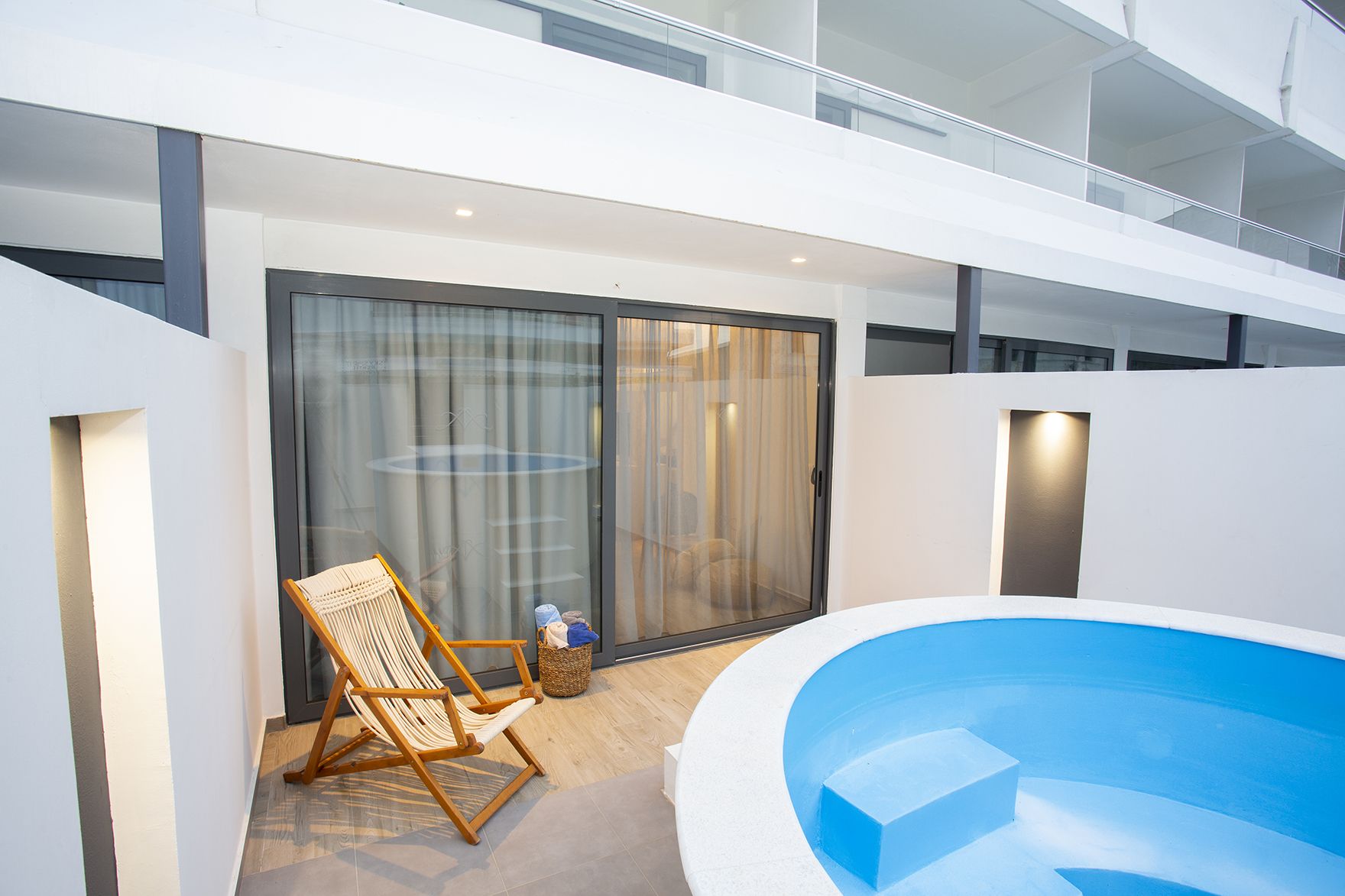 Suite Junior Ground Floor Private - Pool