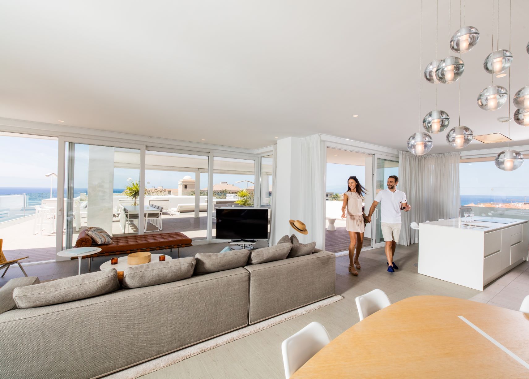 4 BEDROOM PENTHOUSE EXTRA LARGE ROOM, WITH PRIVATE POOL, JACUZZI, SEA VIEW, MOUNTAIN VIEW AND TERRACE (INFINITY EUPHORIA)