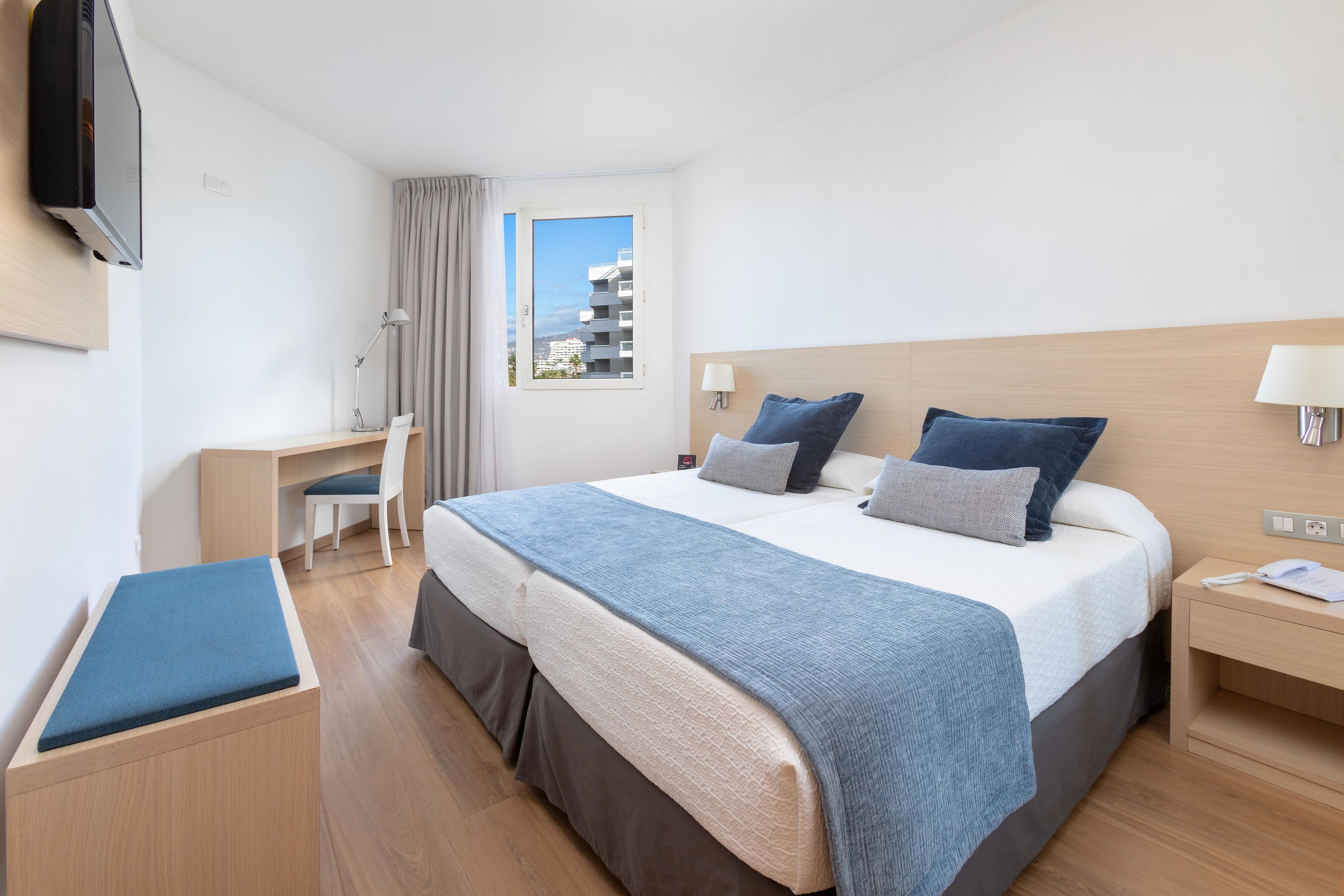 JUNIOR SUITE SEA VIEW BALCONY OR TERRACE