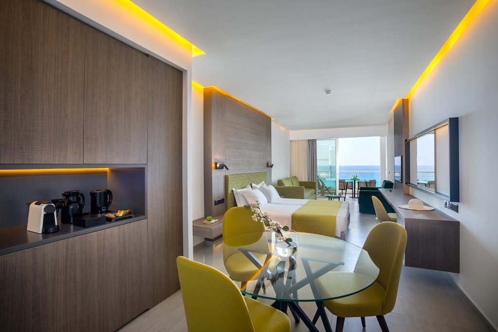 DELUXE FAMILYSUITE (SEAVIEW, BALCONY)