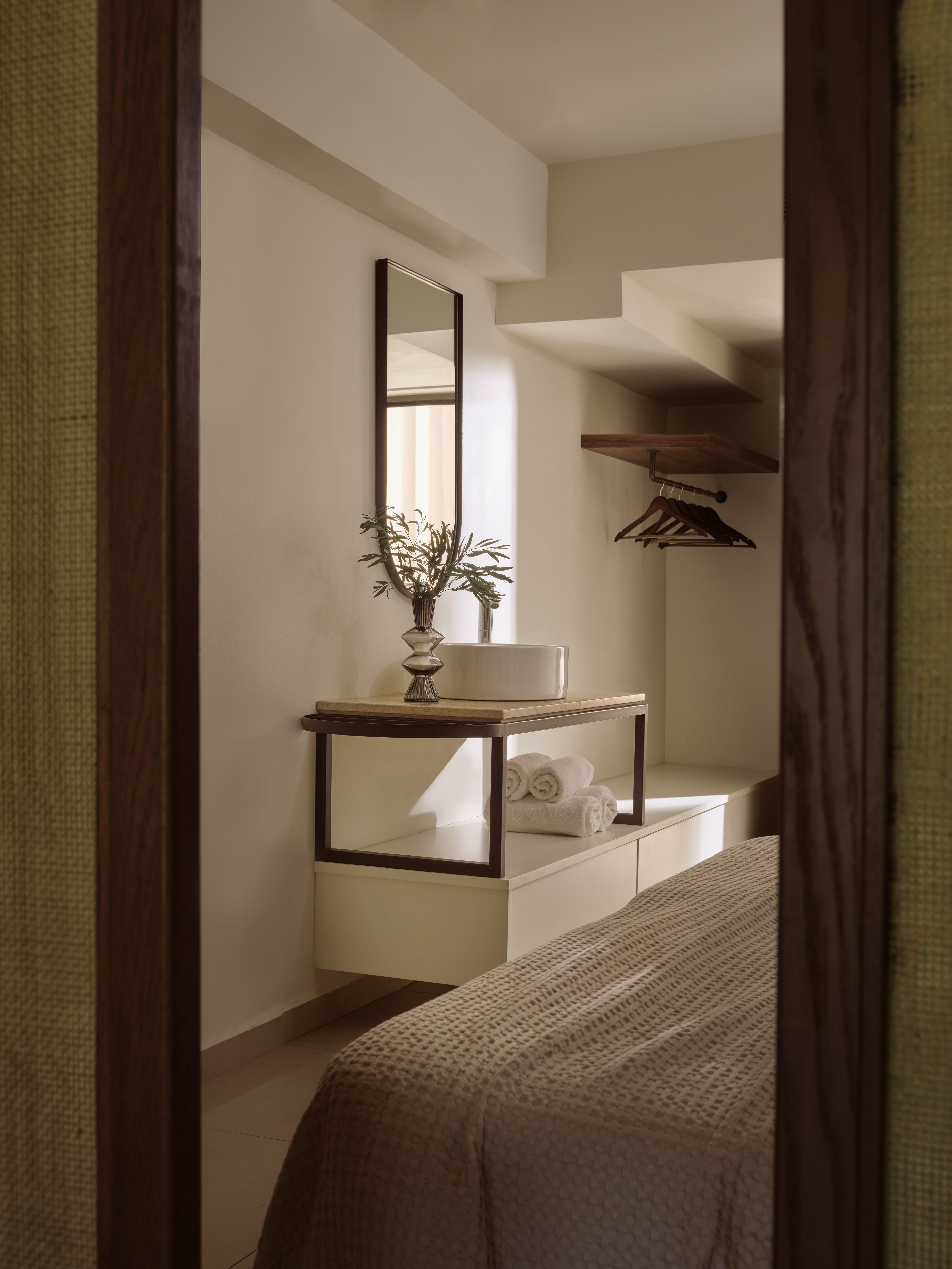 Deluxe 1 Bedroom Suite with Sharing Pool