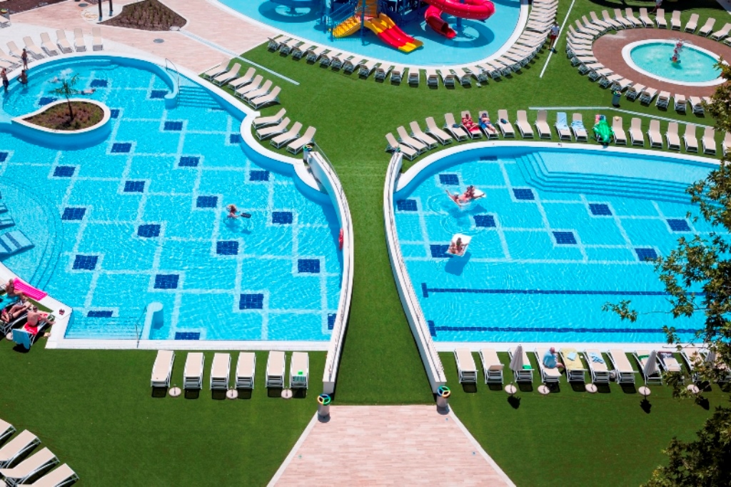 Piscina deschisă