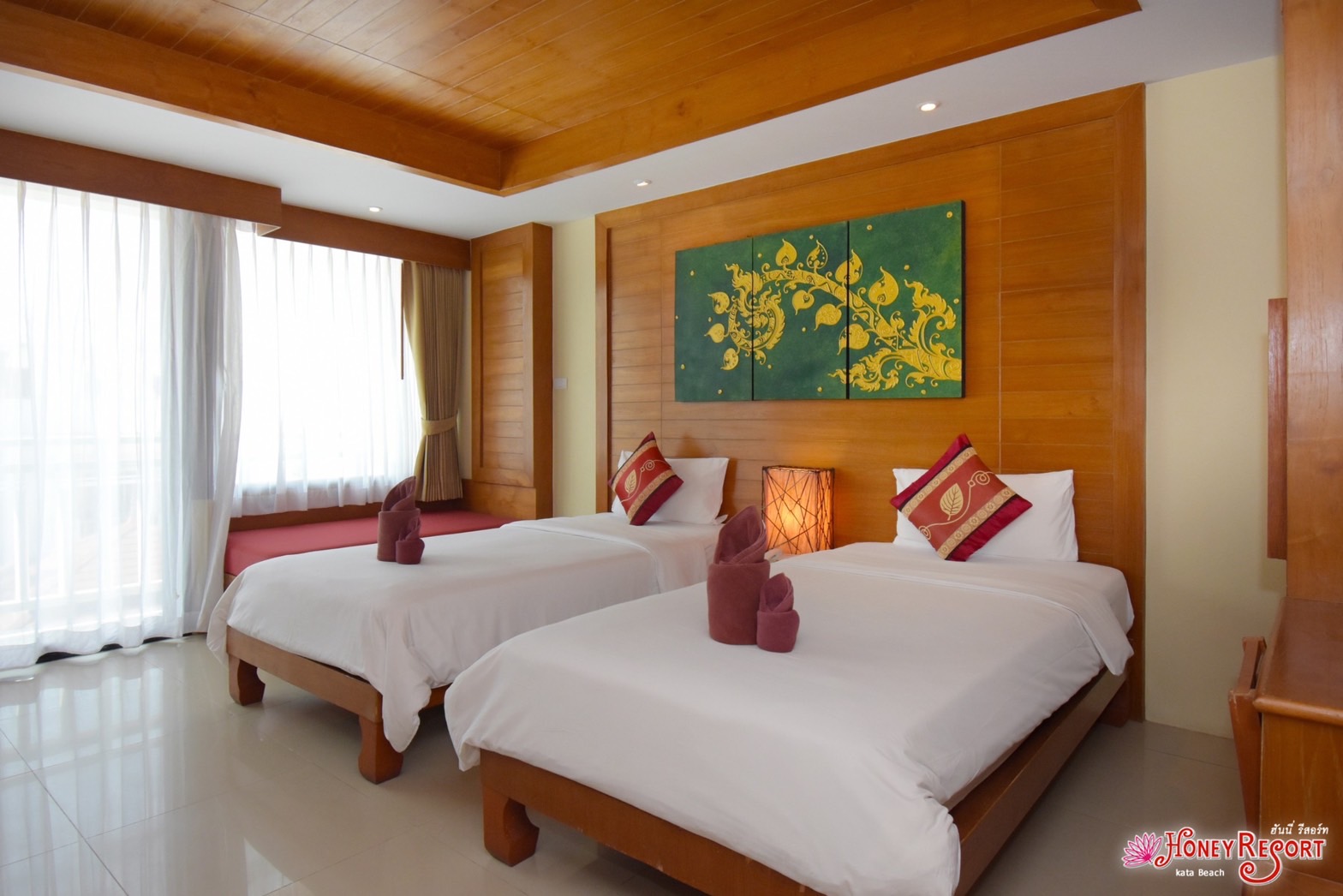 DELUXE ROOM 