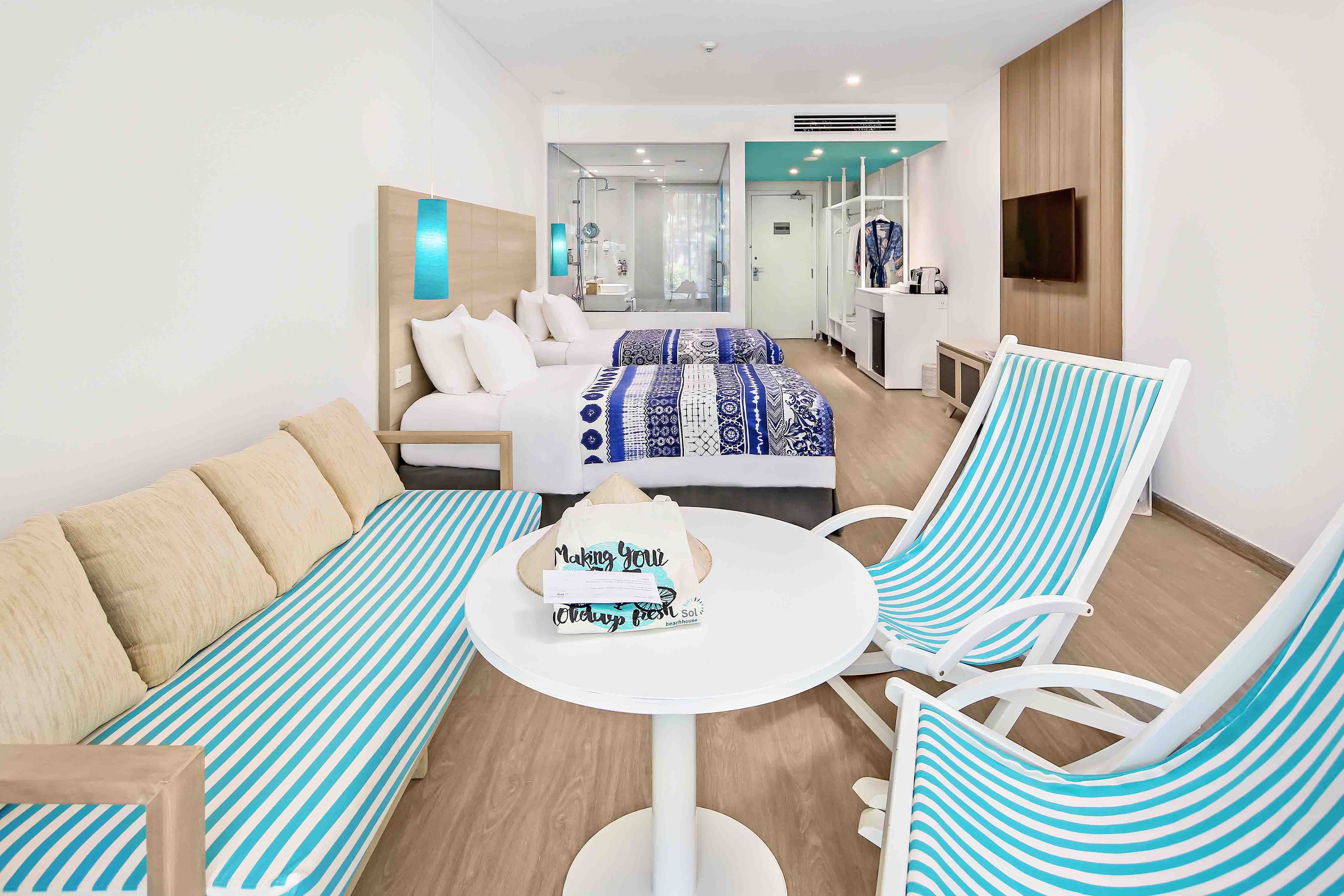 SUPERIOR ROOM WITH POOL ACCESS