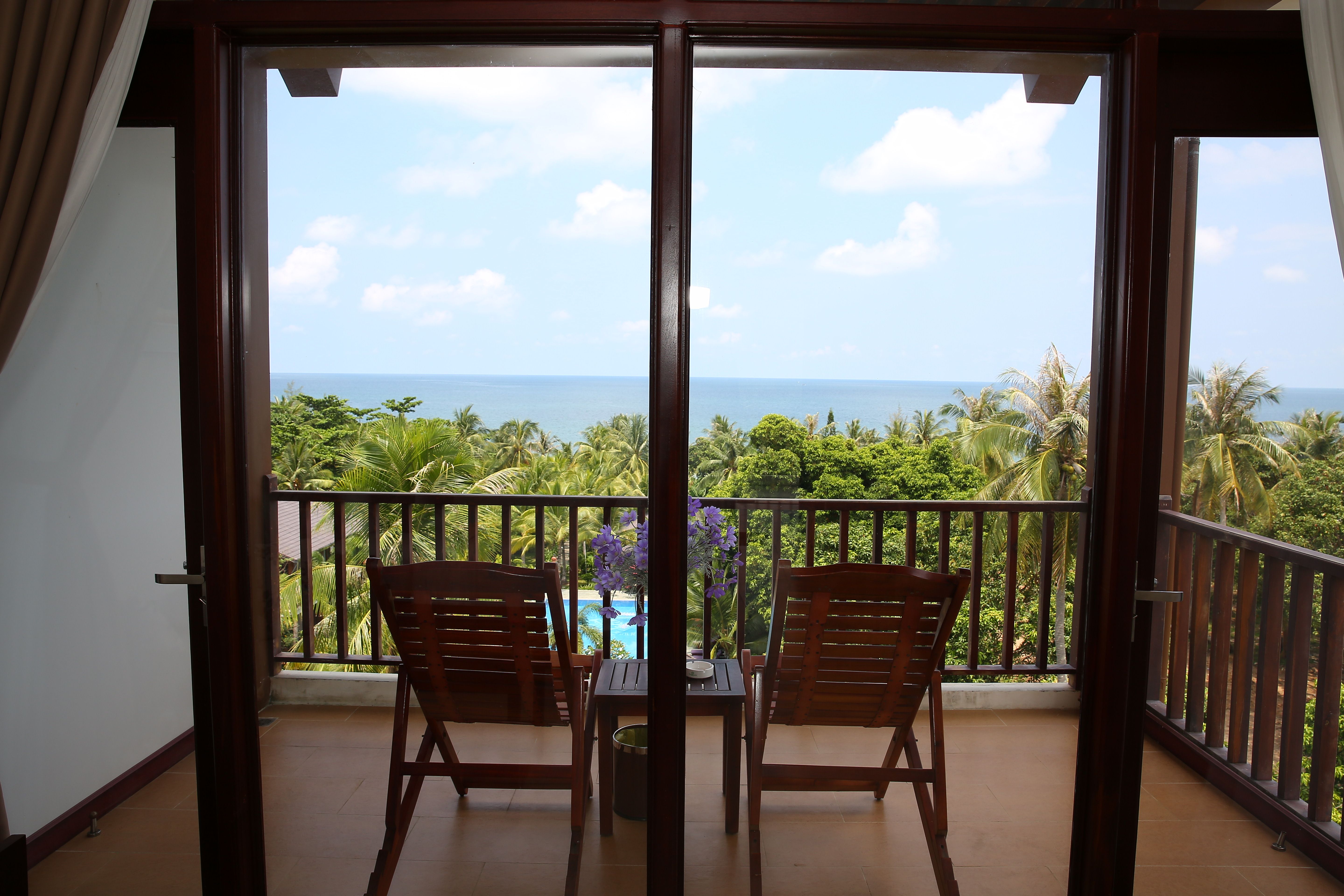 DELUXE OCEAN VIEW WITH BALCONY