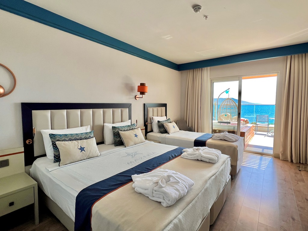 Standart Deluxe Room Sea View with Jacuzzi 