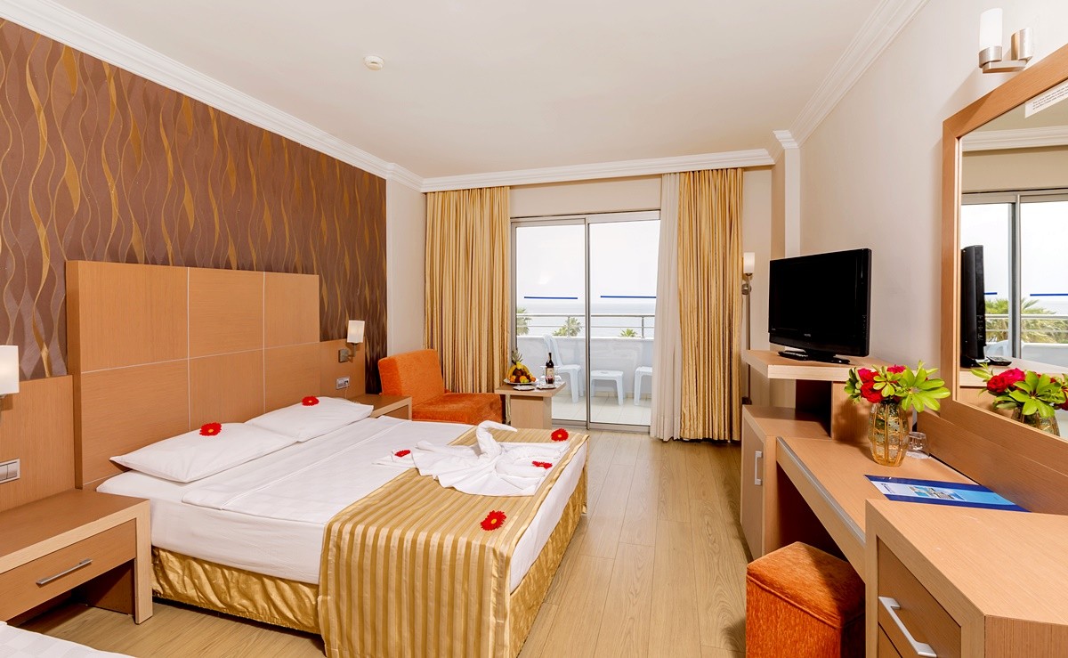 HOLIDAY GARDEN RESORT HOTEL 2.jpg