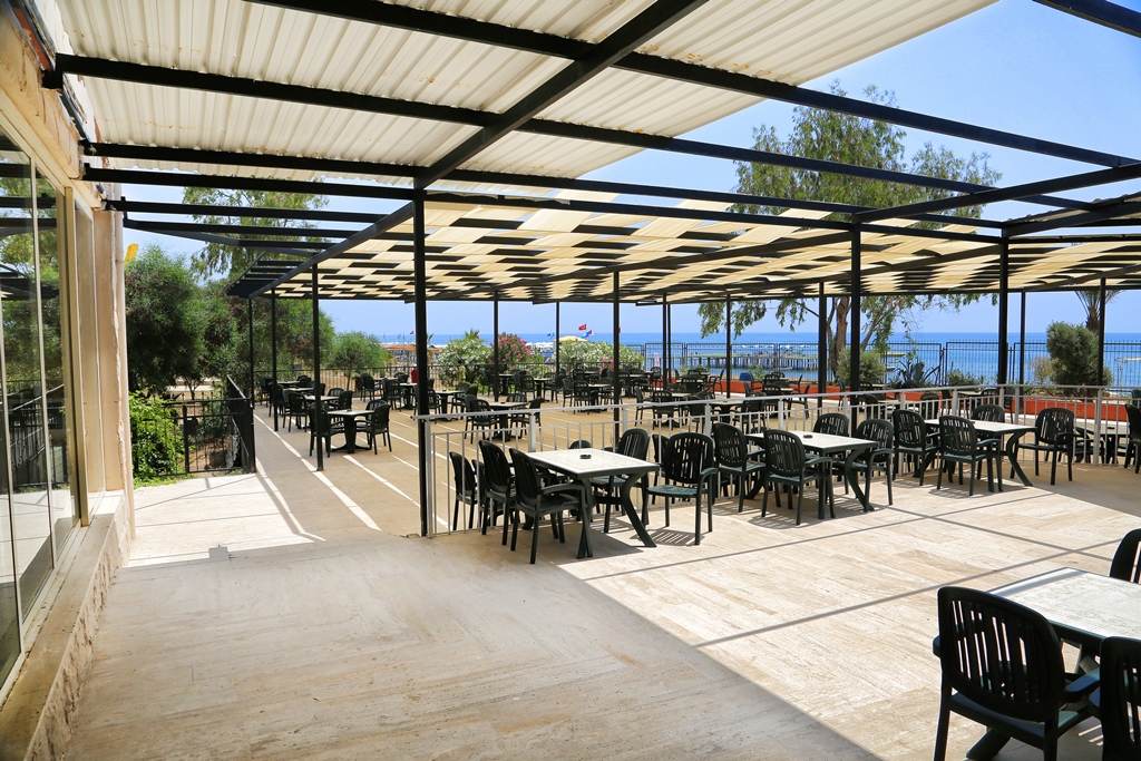 BEACH BAR