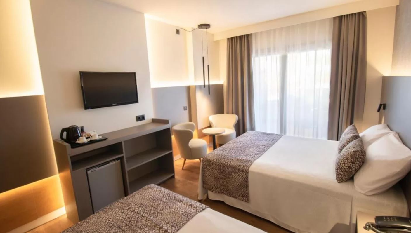 PREMIUM DOUBLE ROOM WITH BALCONY