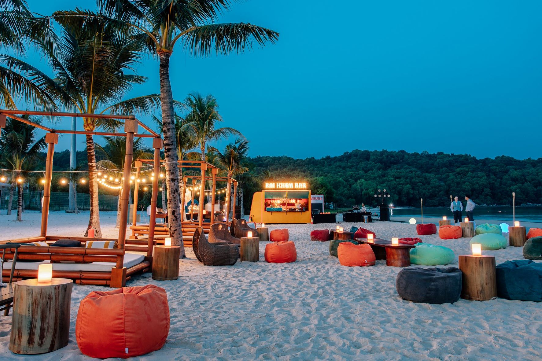 Pool Bar