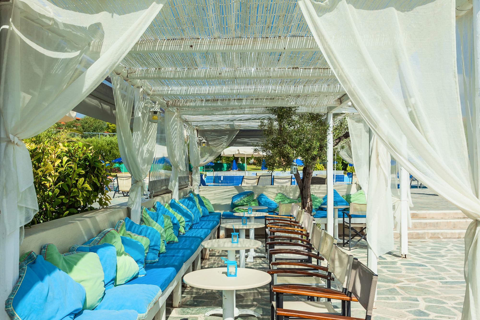 Pool Bar