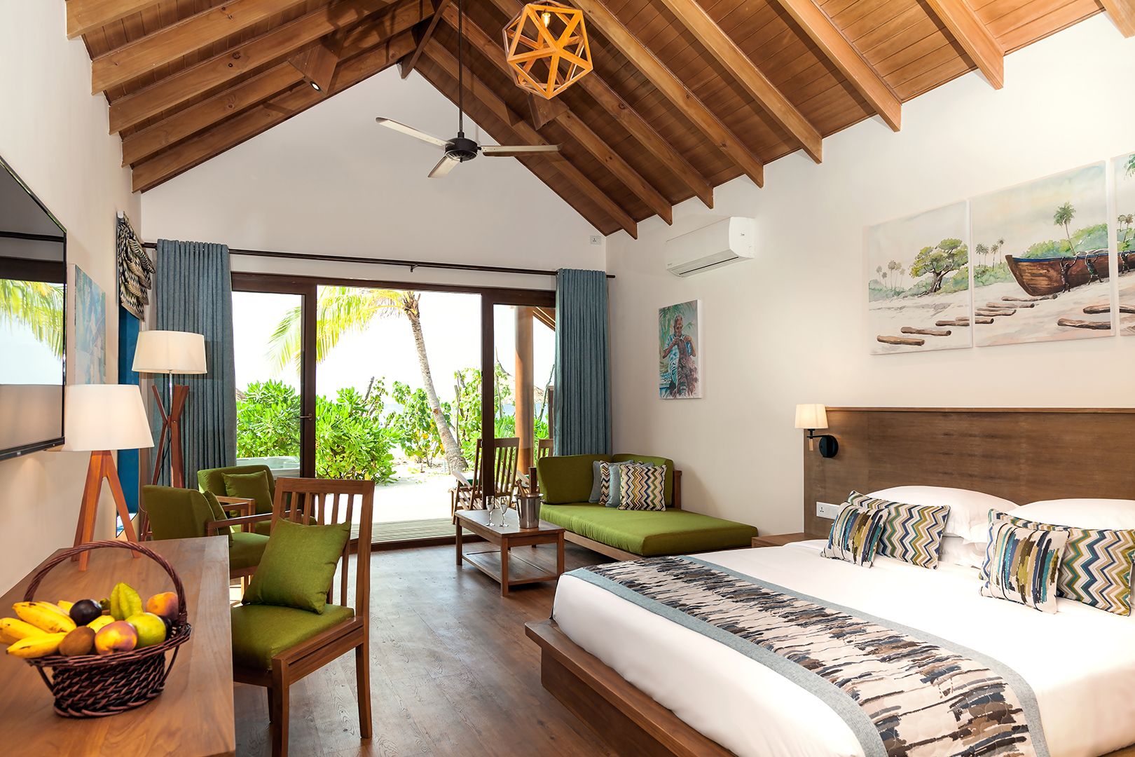 Deluxe Jacuzzi Beach Villa