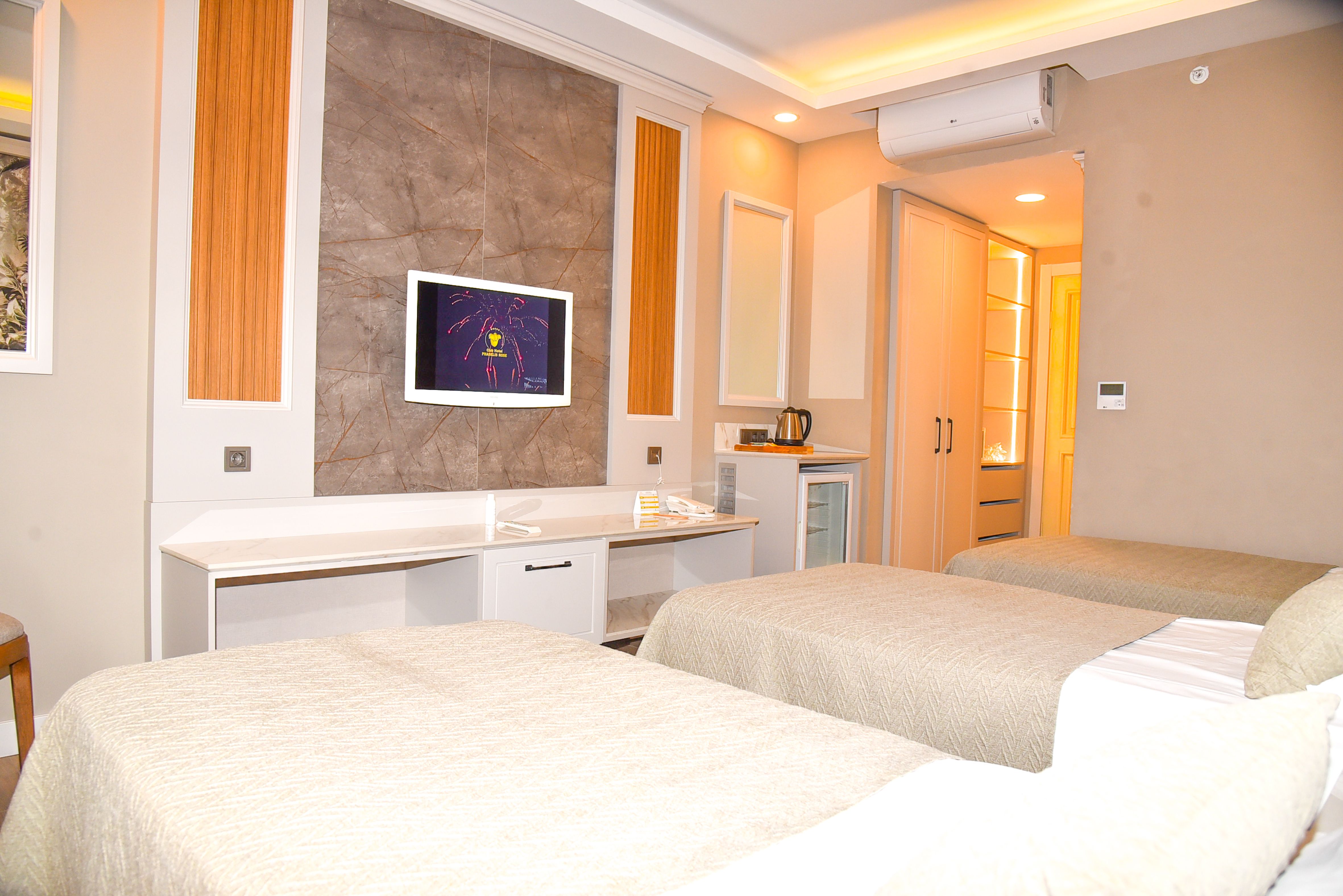 COMFORT STANDARD ECONOMY ROOM WITHOUT BALCONY 