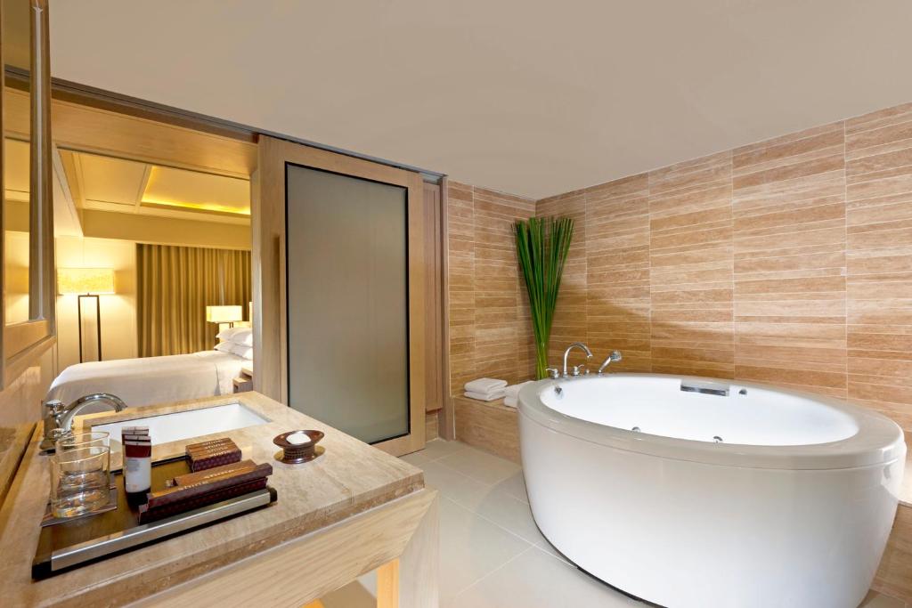 Club Suite With Plunge Pool