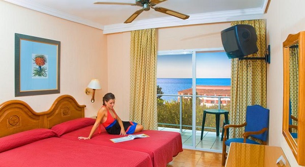 Costa del Sol, Diverhotel Marbella, camera, pat dublu, balcon.jpg