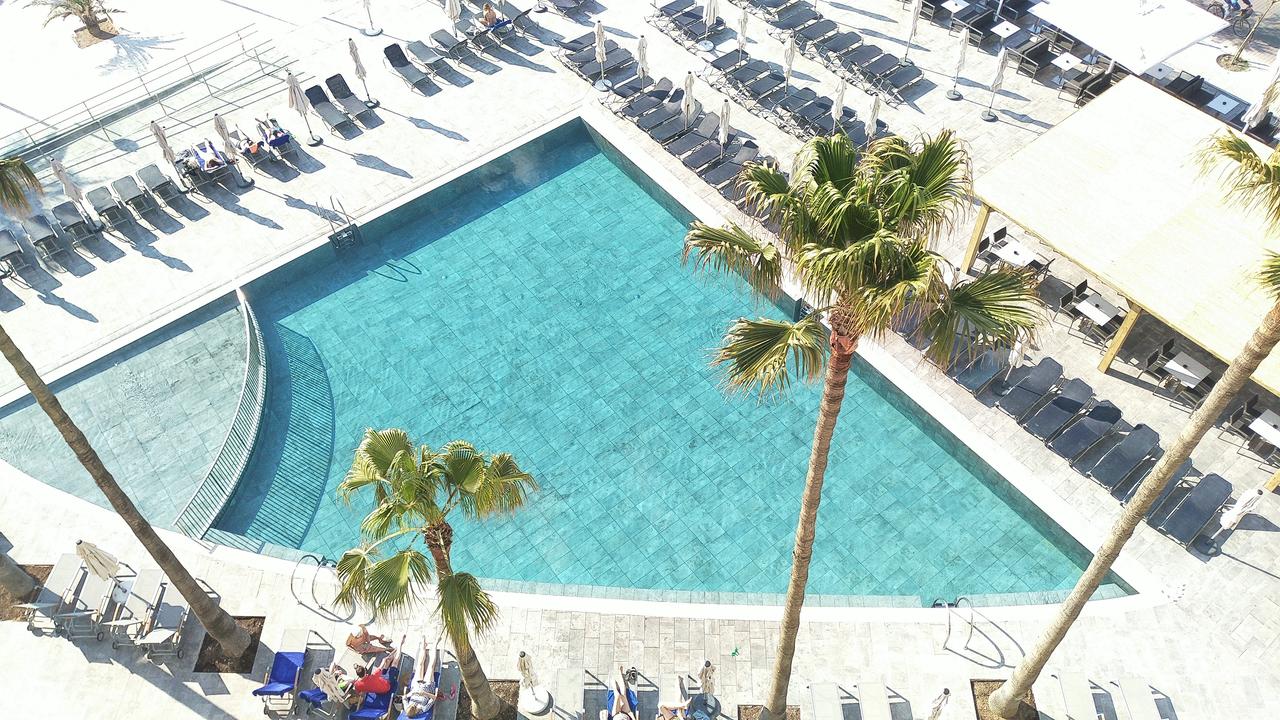 Piscina deschisă