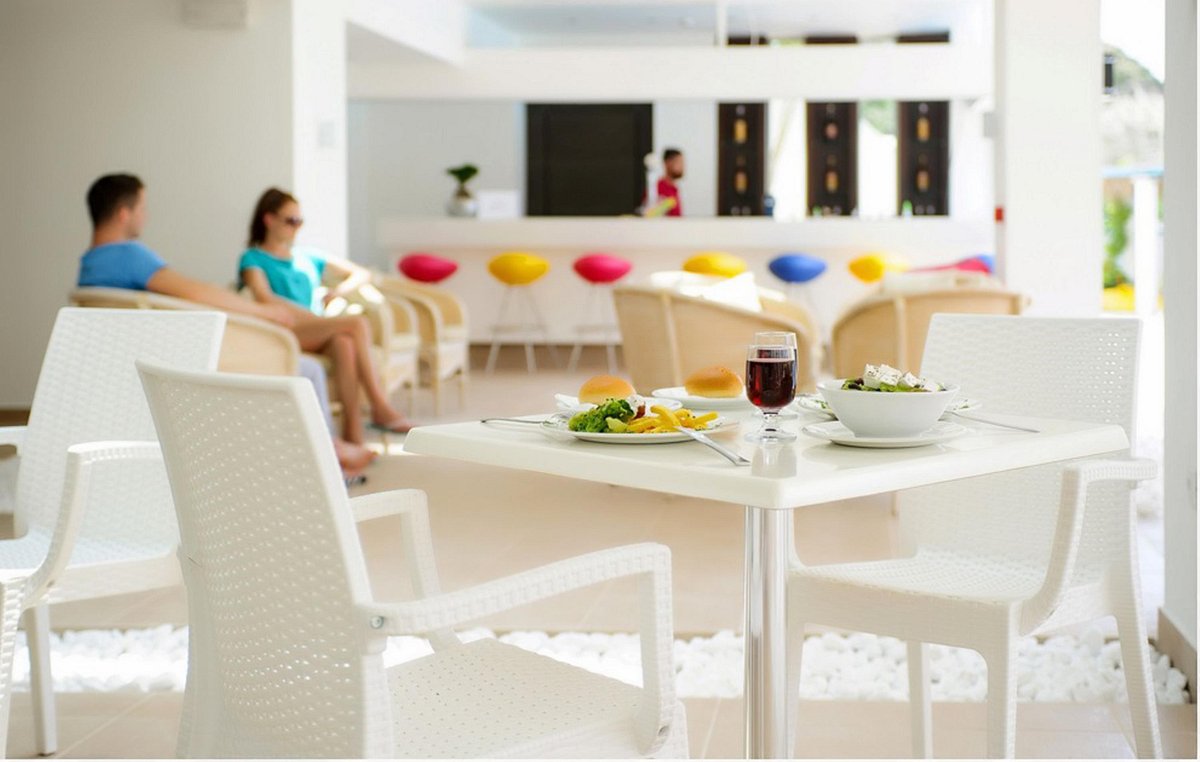 Pool Bar