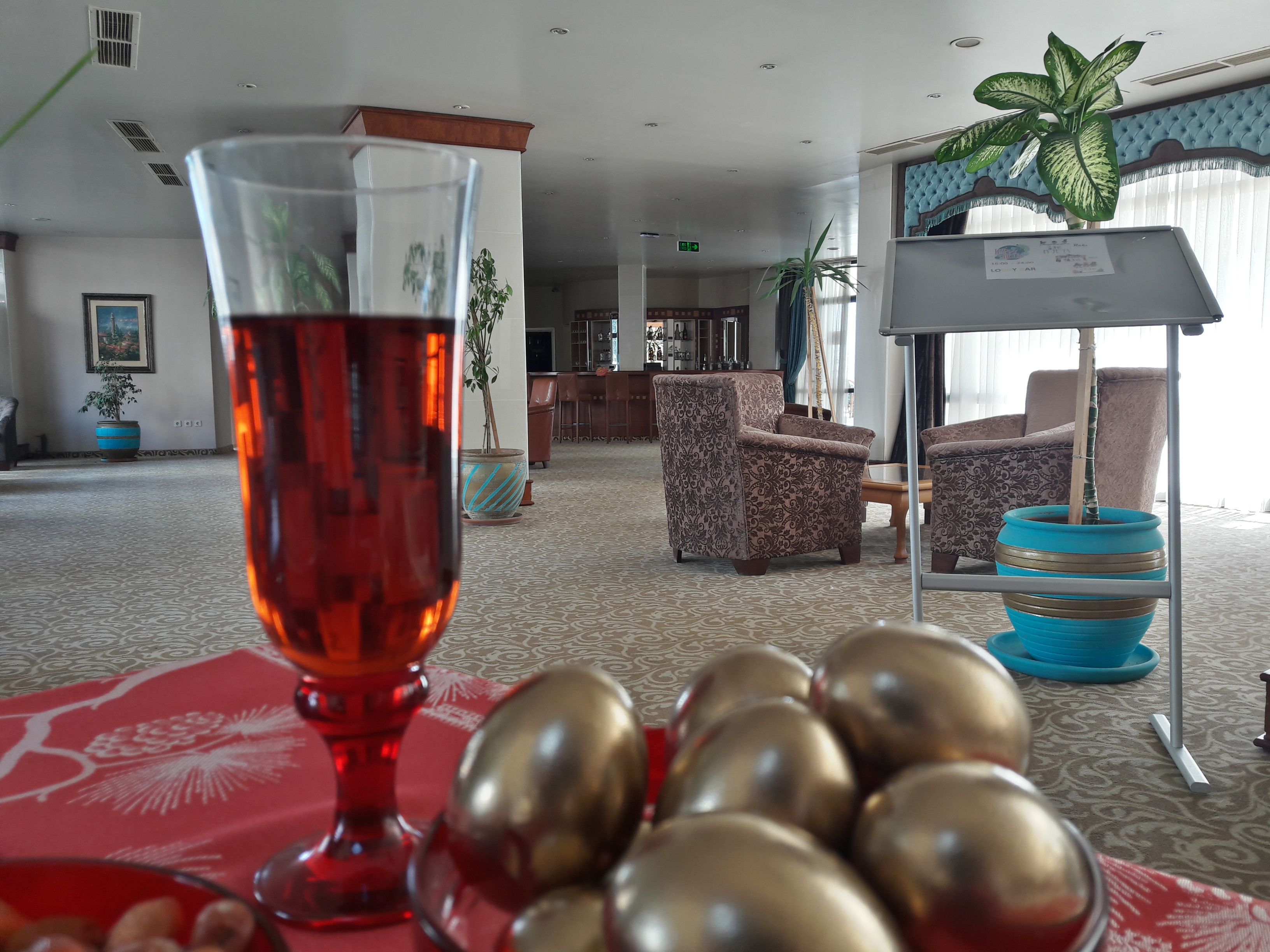 LOBBY BAR 