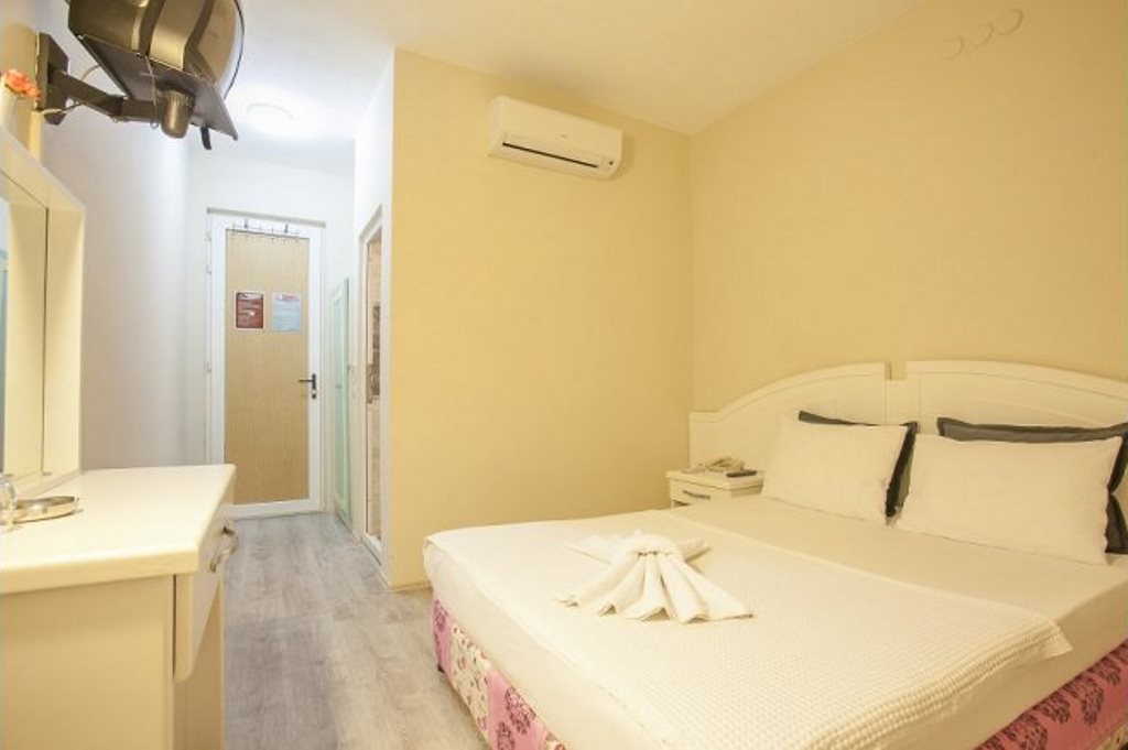 STANDARD ROOM WITH BALCONY 