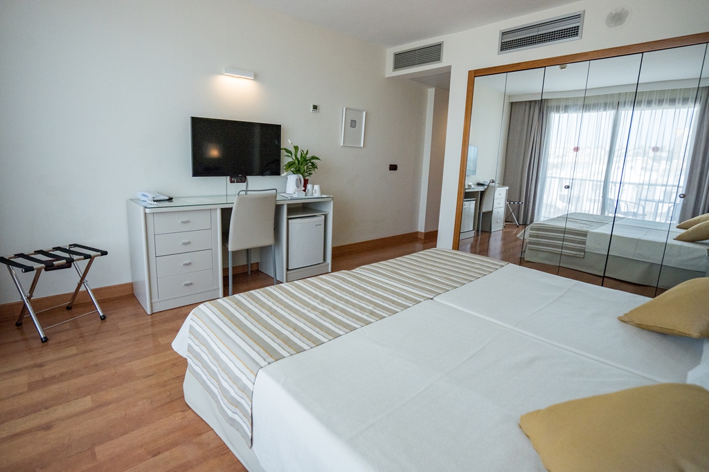 DC - DOUBLE COMFORT ROOM BALCONY OR TERRACE