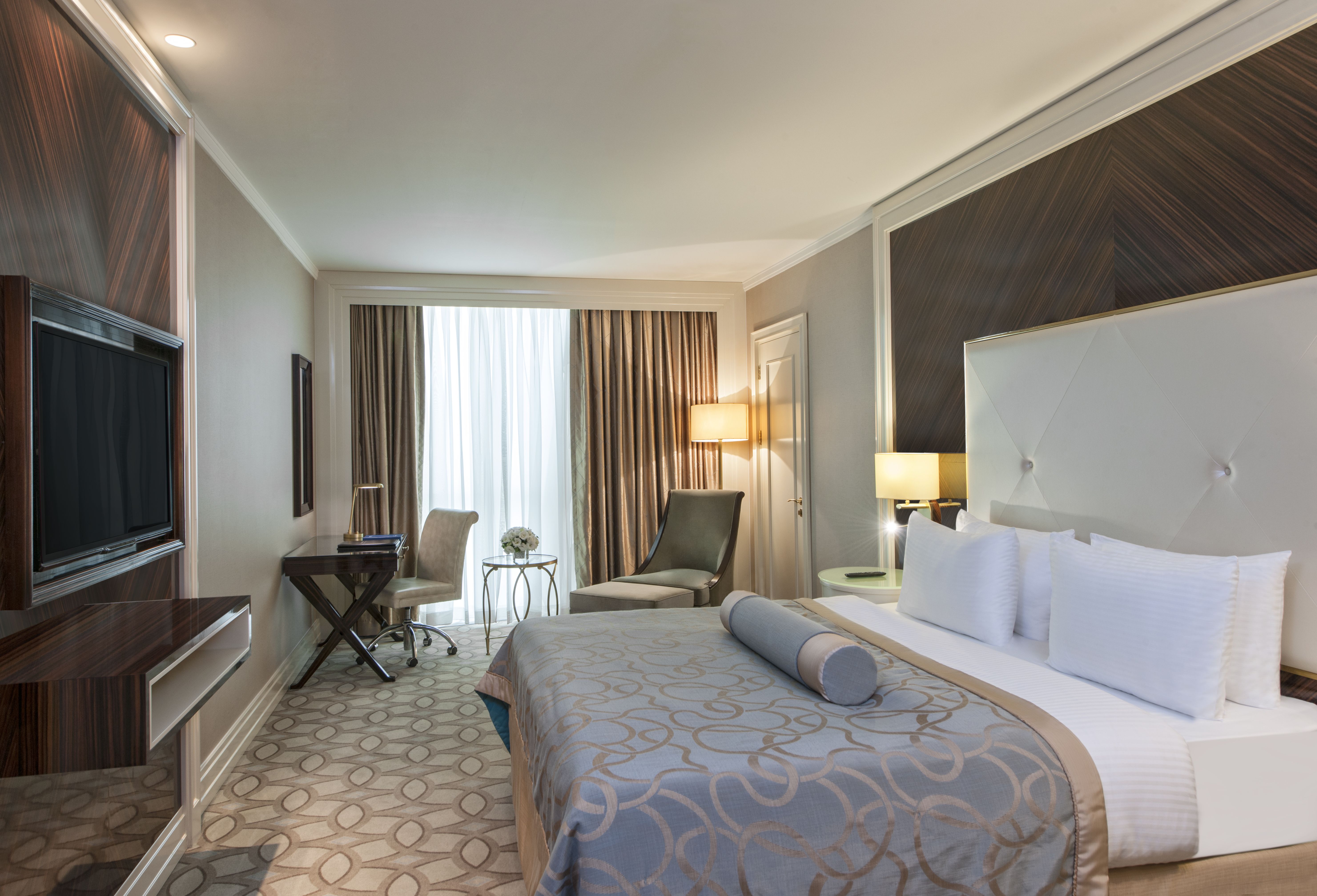 DOUBLE CONNECTING ROOM