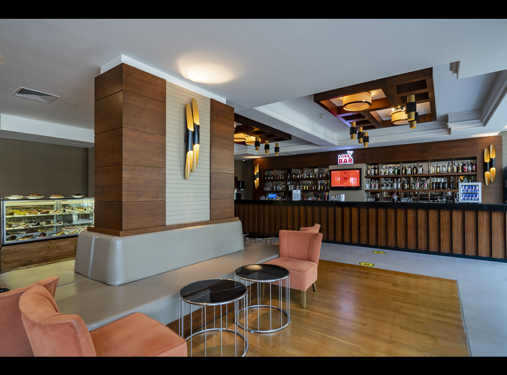 LOBBY BAR