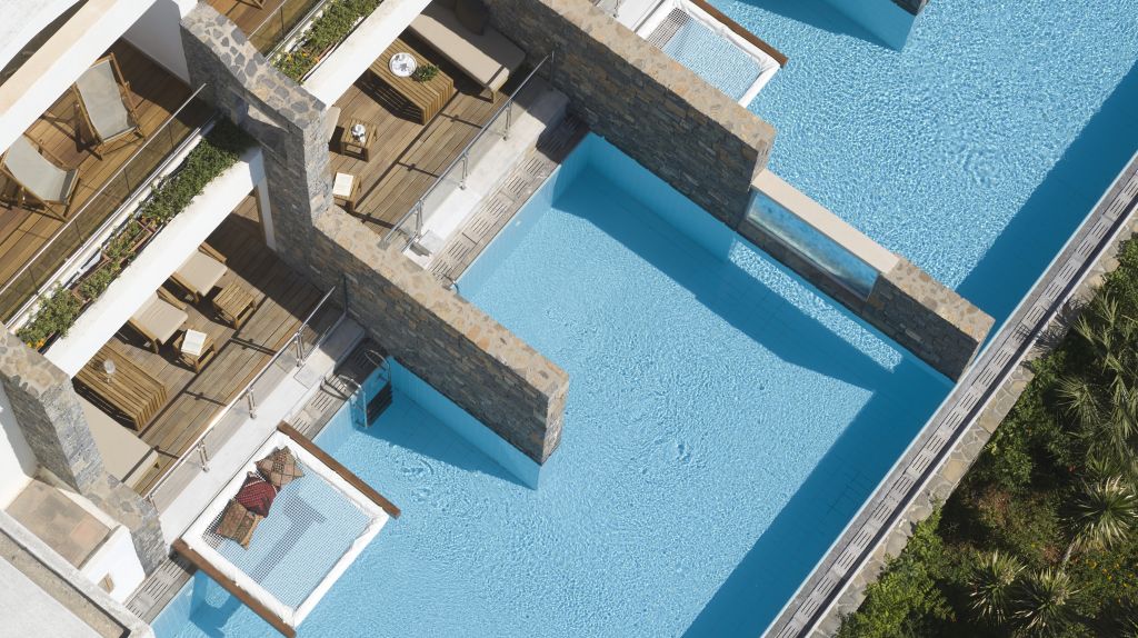 Peninsula Collection Three-Bedroom Suite with individual pool