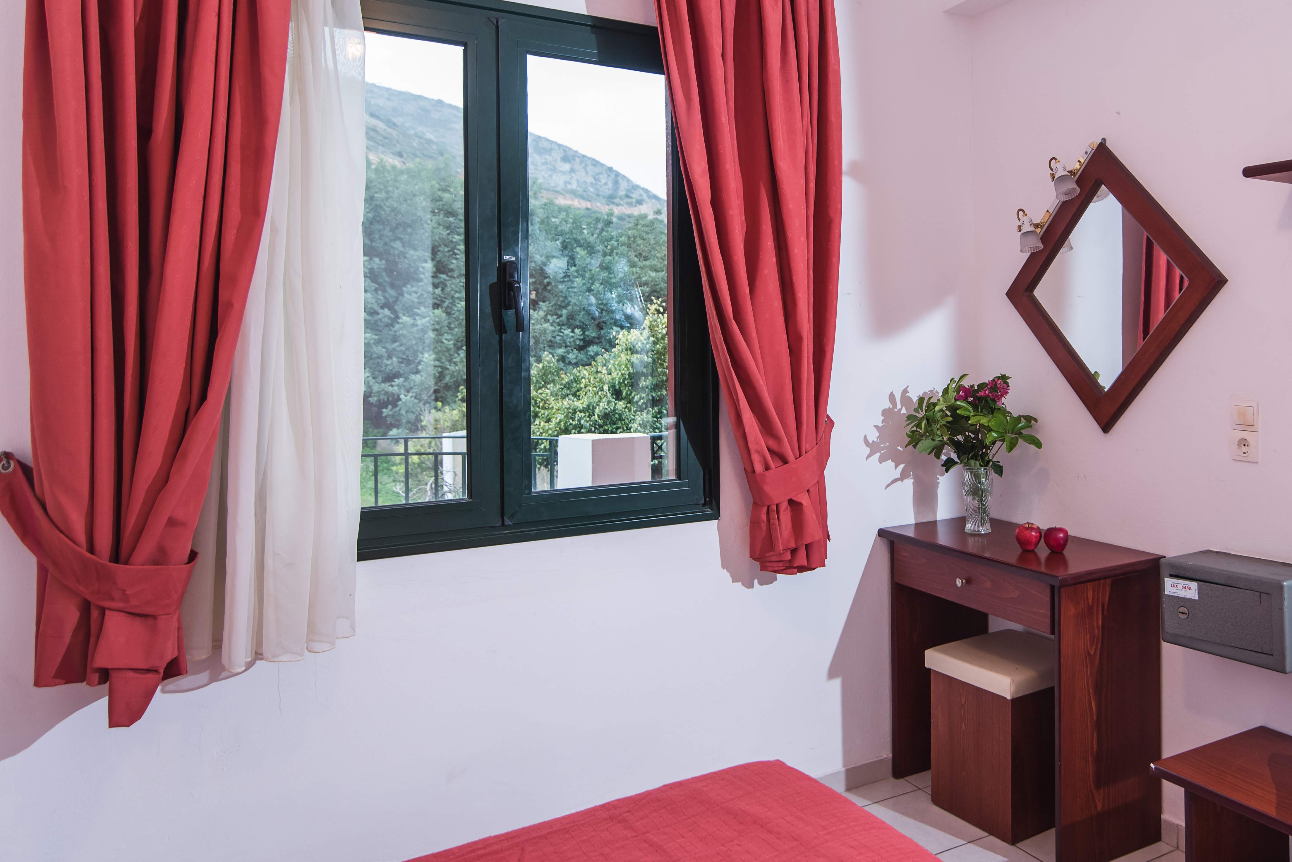 ONE BEDROOM APARTMENT GARDEN VIEW OR SIDE SEA VIEW 3 PAX