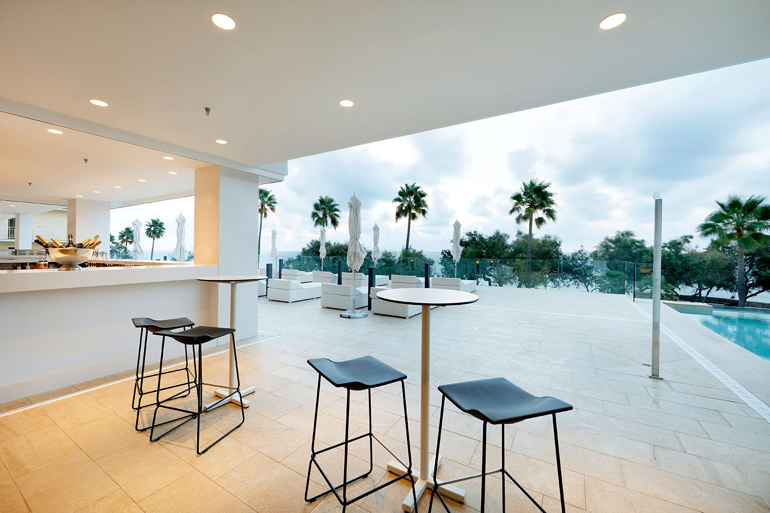 LoungeBar