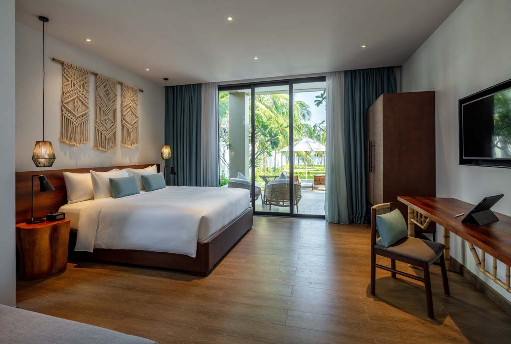 3-BEDROOM OCEAN POOL VILLA