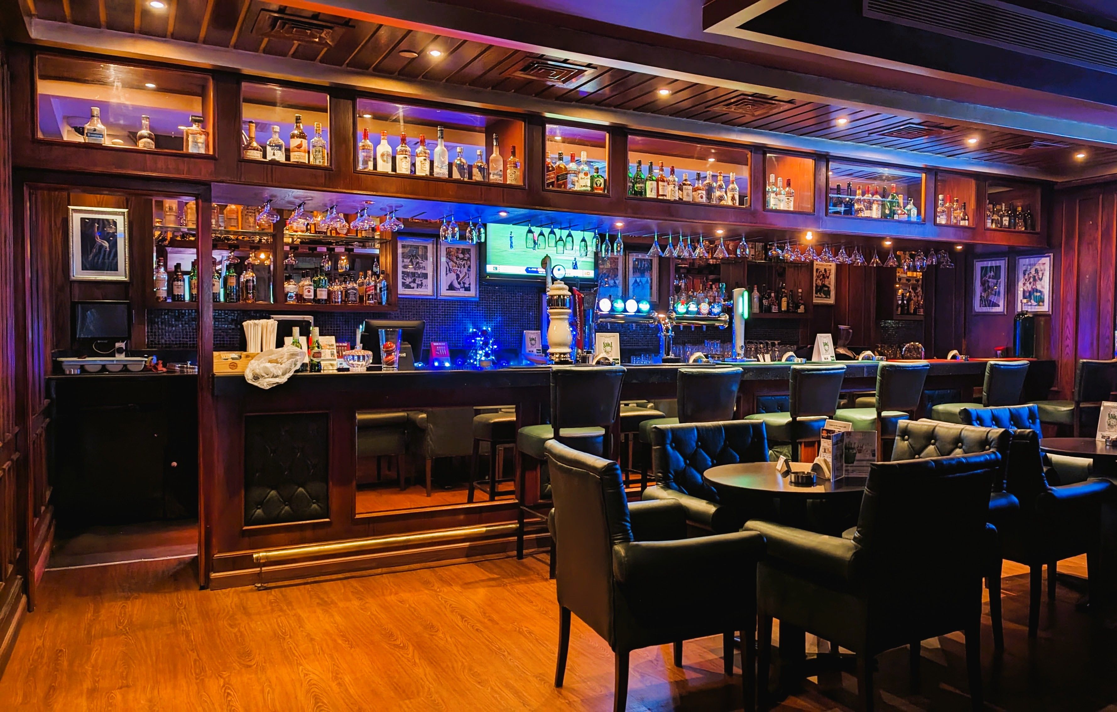 launge bar