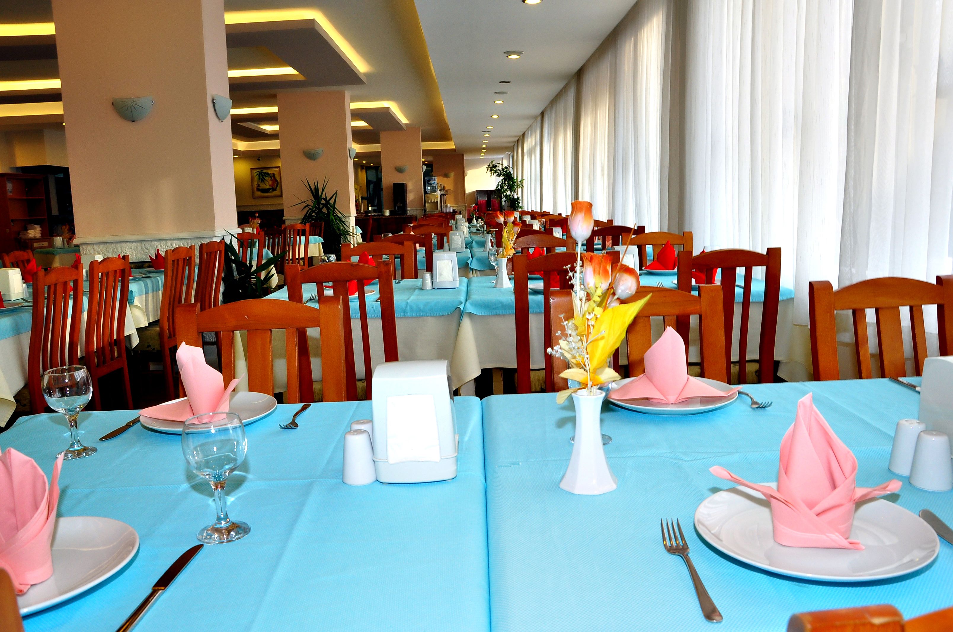 MAIN RESTAURANT