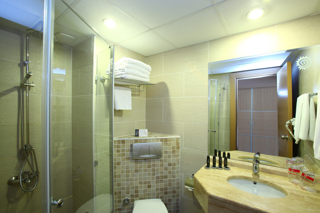 STANDARD LARGE ROOM