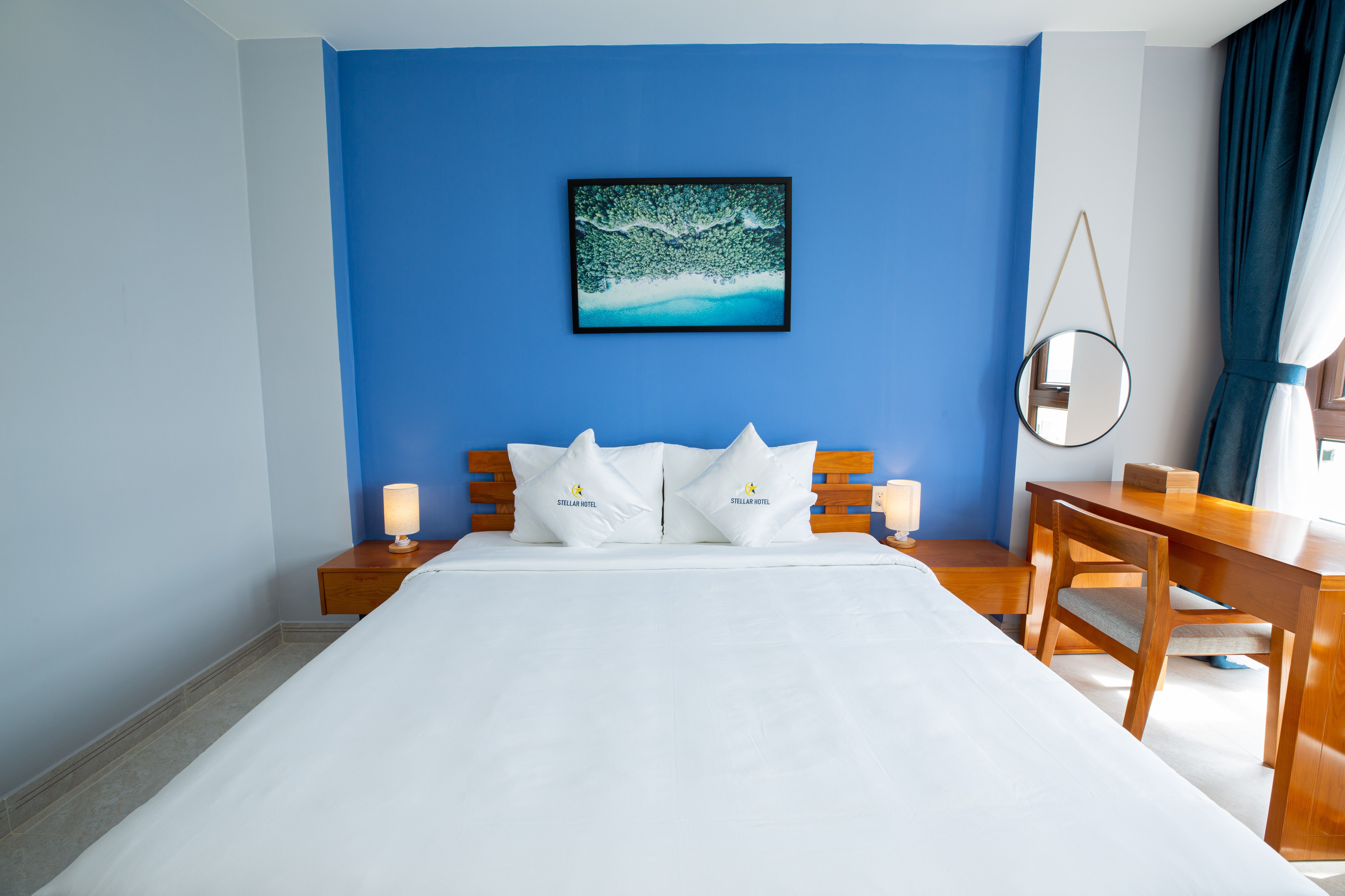 SUPERIOR CORNER ROOM (CHILD WITHOUT EXTRA BED)