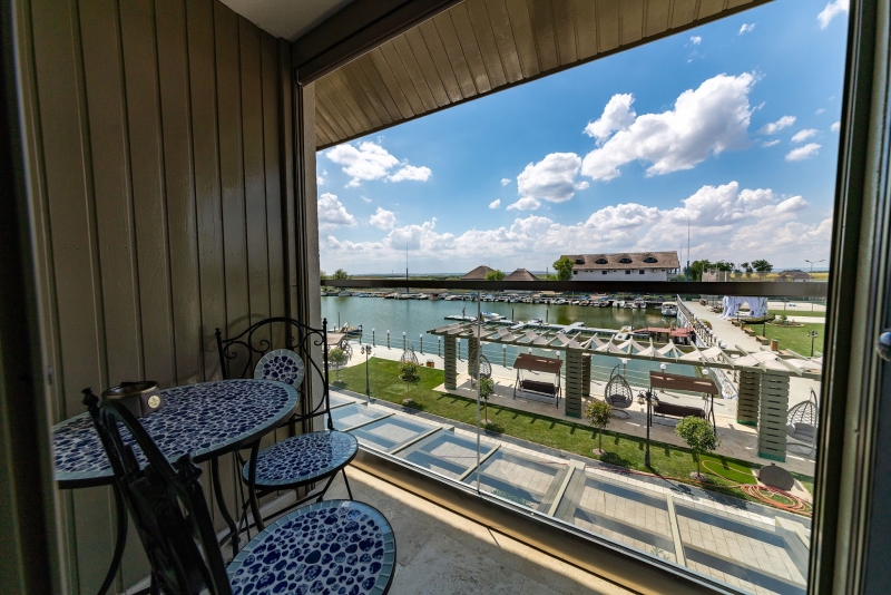 Amyntas Deluxe cu balcon